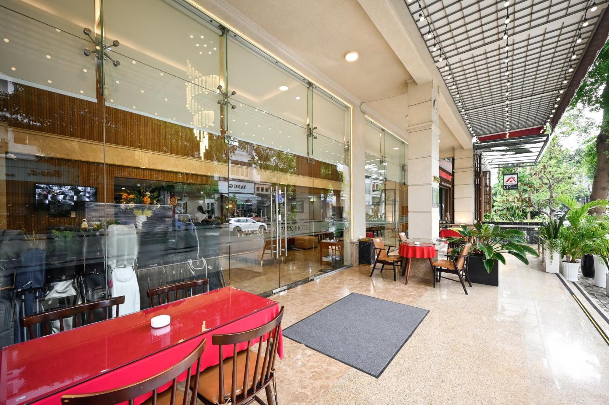 The River Park Hotel Хошимин Экстерьер фото