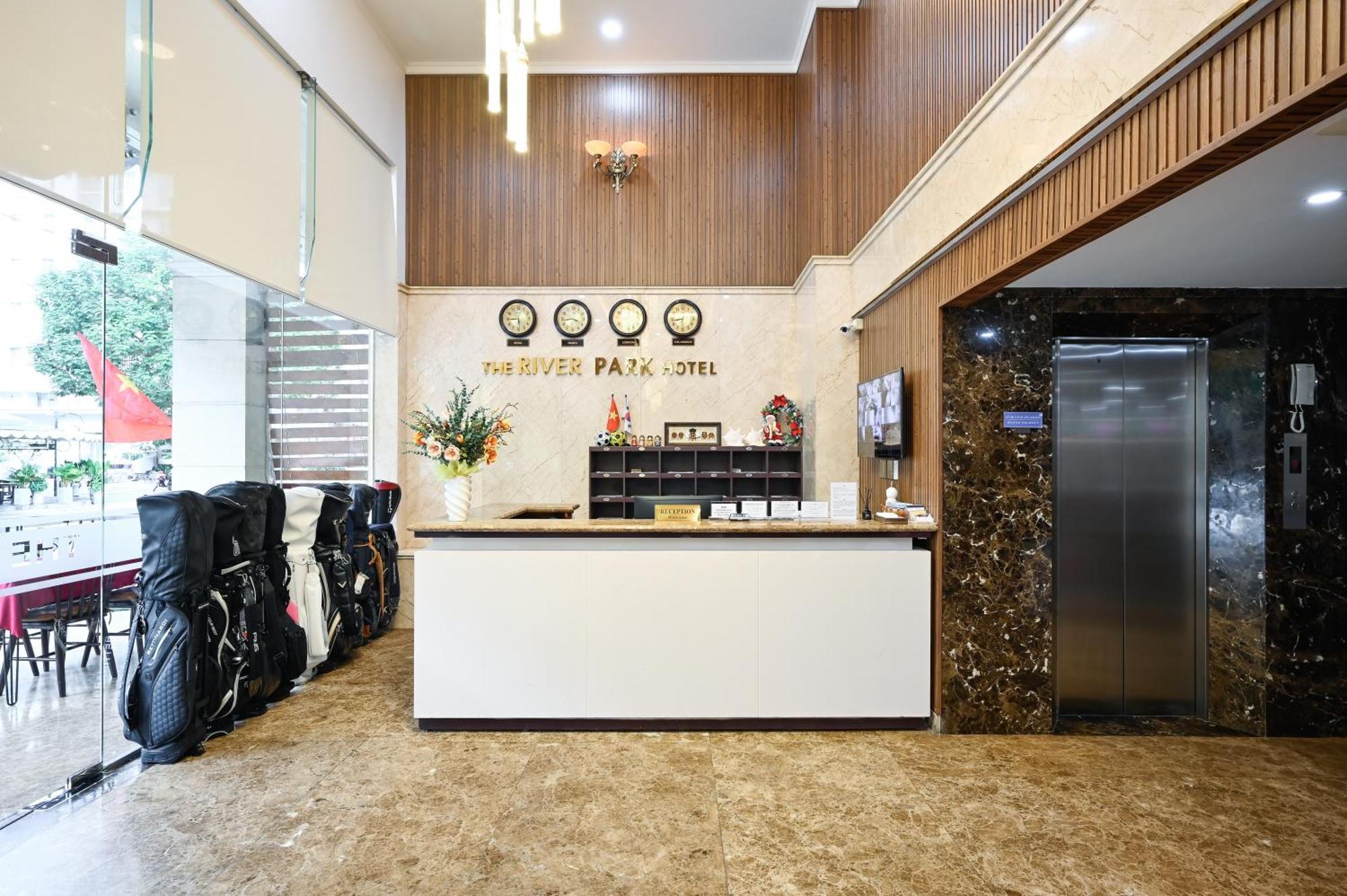 The River Park Hotel Хошимин Экстерьер фото